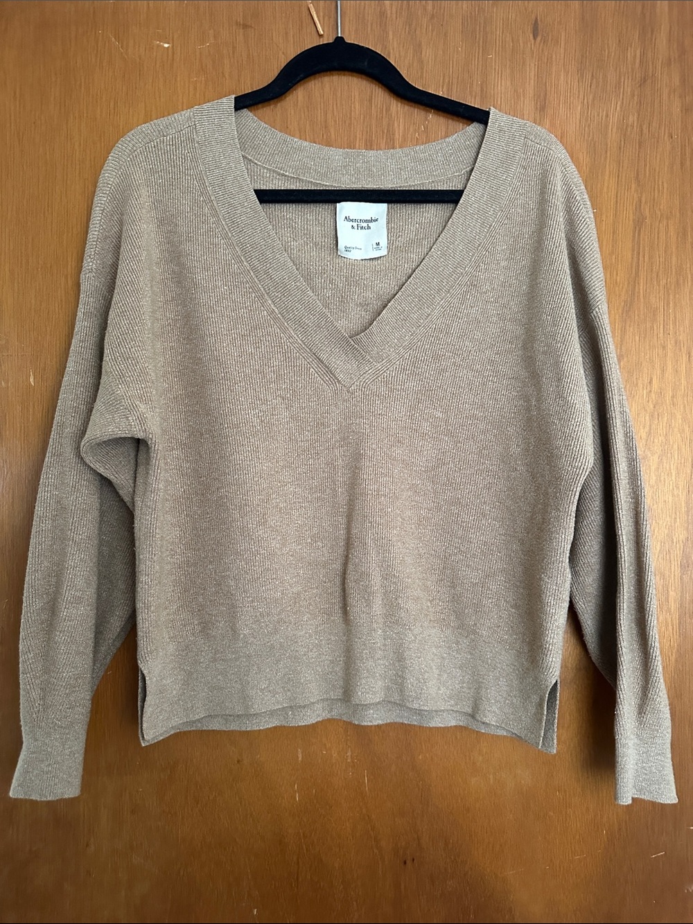 Abercrombie & Fitch V‑Neck Sweater in Taupe Beige Size M